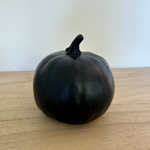 Pumpkins artificial Black and White various sizes Halloween decor autumn decor - Picture 3 of 6